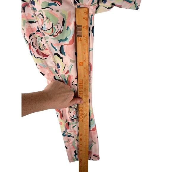 Athleta Ultimate Stash II Capri Leggings WOMENS SIZE MEDIUM Floral Print 987260 - Picture 4 of 10